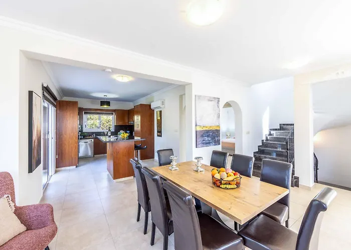 Amelia Bay Вилла Пейя