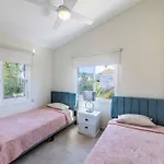 Amelia Bay Villa Pégeia