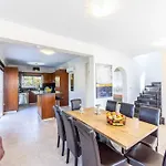 Amelia Bay Villa Pégeia