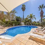 Amelia Bay Villa *