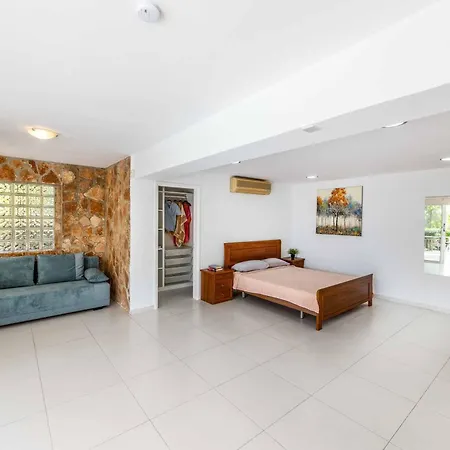Amelia Bay Villa *